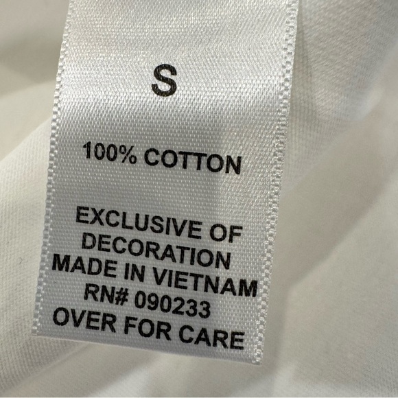 Essentials Fear Of God Unisex White Tee Shirt Black Front Logo Size S NWT - Picture 8 of 10